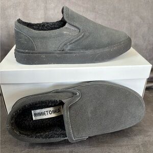 NEW!  Minnetonka Men's Gray Slip-On Loafers